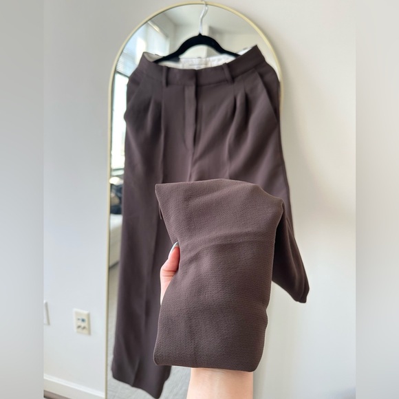 Aritzia Effortless Pants - Crepette - Picture 4 of 13